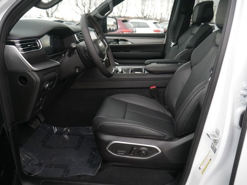 New 2026 Jeep Grand Wagoneer Limited image 28