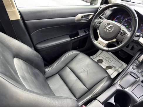 Used 2014 Lexus CT 200h FWD image 18