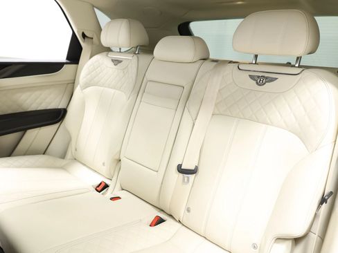 Used 2019 Bentley Bentayga AWD/4WD image 60