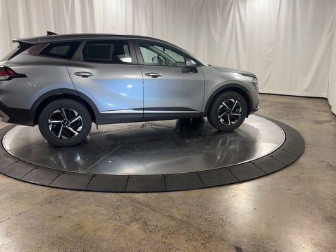 Certified 2025 Kia Sportage LX image 9