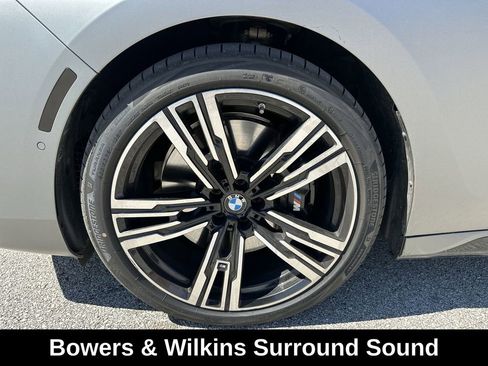 Used 2023 BMW 760i xDrive image 14