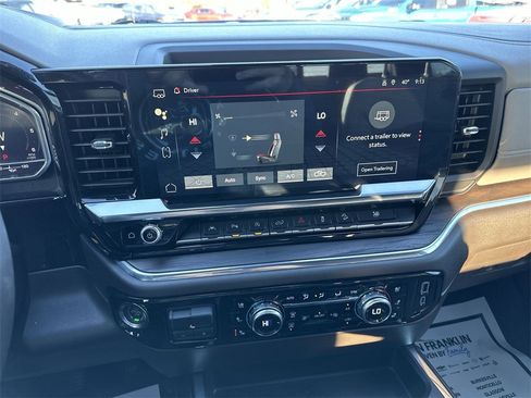 Used 2024 GMC Sierra 1500 SLT w/ SLT Premium Plus Package image 18