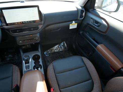 Used 2025 Ford Bronco Sport Outer Banks w/ Outer Banks Tech Package+ image 11