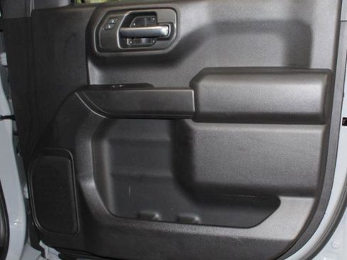 Used 2024 Chevrolet Silverado 1500 Custom Trail Boss w/ LPO, Dark Essentials Package image 26