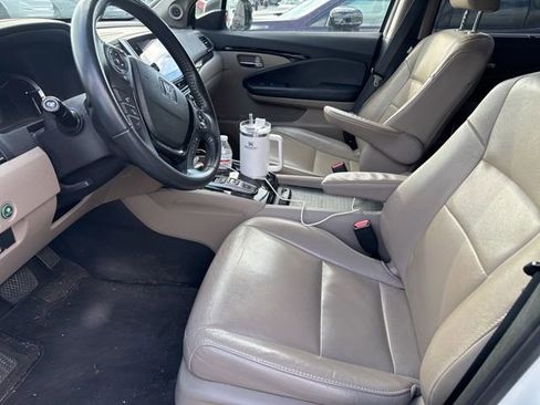 Used 2017 Honda Pilot Touring image 5