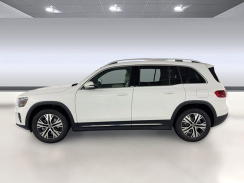 Used 2026 Mercedes-Benz GLB 250 image 2
