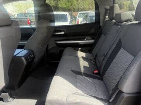 Used 2015 Toyota Tundra SR5 w/ SR5 Upgrade Package AWD/4WD image 12