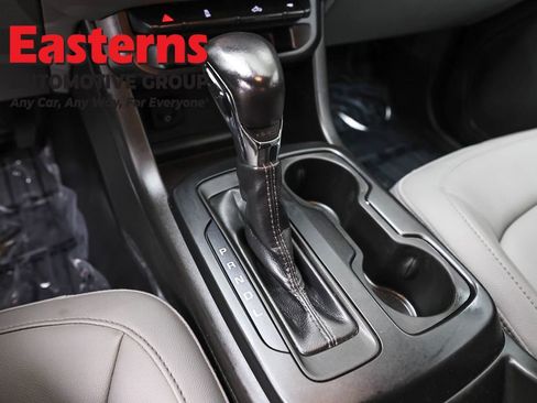 Used 2022 GMC Canyon Elevation Standard image 18