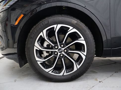 Used 2024 Lincoln Nautilus Reserve w/ Equipment Group 202A image 12