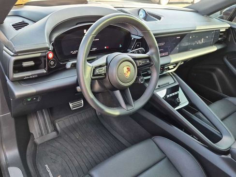 Used 2025 Porsche Macan 4S Electric AWD/4WD image 10
