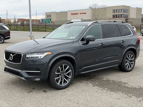 Used 2017 Volvo XC90 T6 Momentum w/ Vision Package image 3