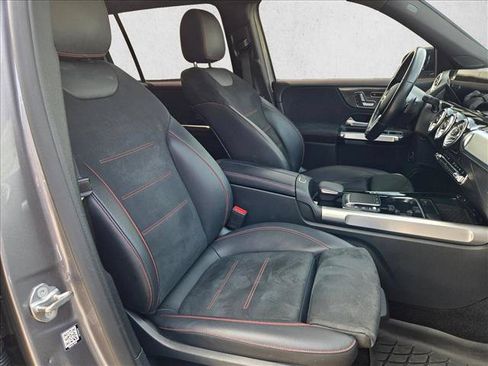 Used 2022 Mercedes-Benz GLB 250 image 20