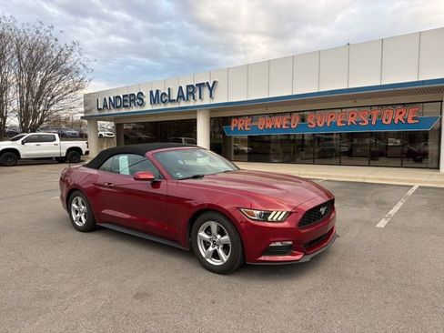 Used 2015 Ford Mustang Convertible image 1
