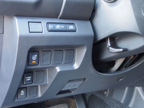 Used 2026 Nissan Frontier SV image 18