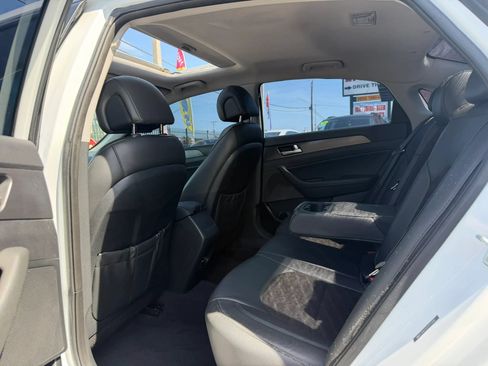 Used 2016 Hyundai Sonata Sport w/ Option Group 1V FWD image 14