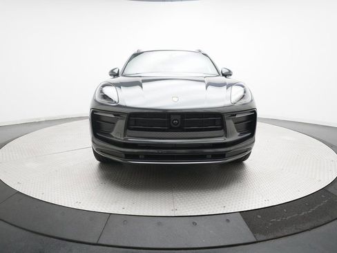 Certified 2026 Porsche Macan image 7