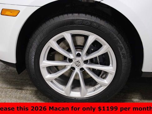 Certified 2026 Porsche Macan image 40