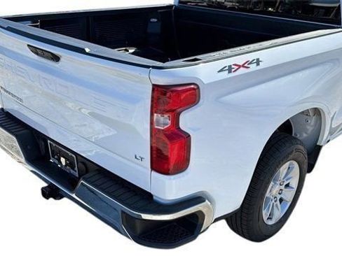 Used 2025 Chevrolet Silverado 1500 LT image 11