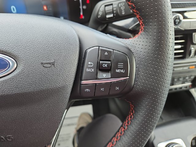 Used 2025 Ford Escape ST-Line Select AWD/4WD image 19