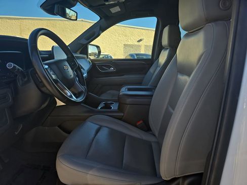 Used 2023 Chevrolet Suburban LT image 16