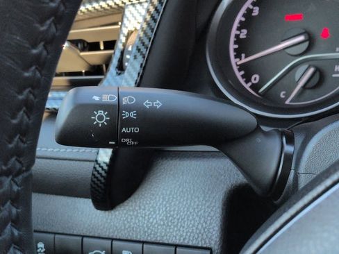 Used 2021 Toyota Camry SE image 25