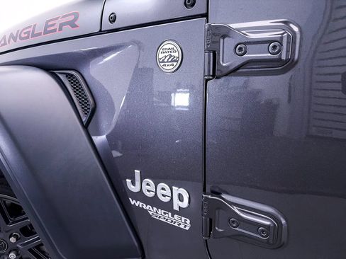 Used 2021 Jeep Wrangler Sport AWD/4WD image 8