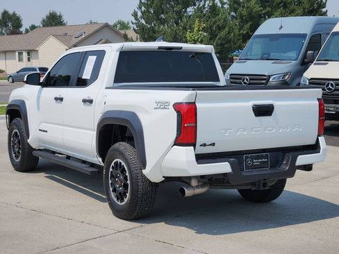 Used 2025 Toyota Tacoma TRD Off-Road AWD/4WD image 8