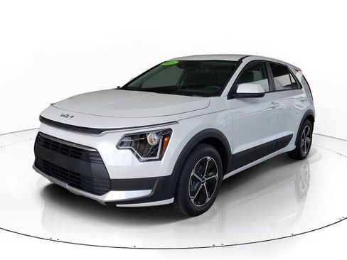 Certified 2026 Kia Niro LX FWD image 3