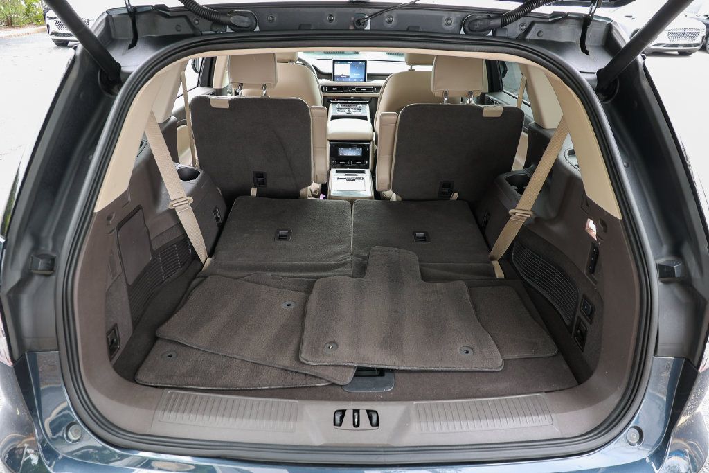 Used 2023 Lincoln Aviator Reserve w/ Equipment Group 201A AWD/4WD image 31