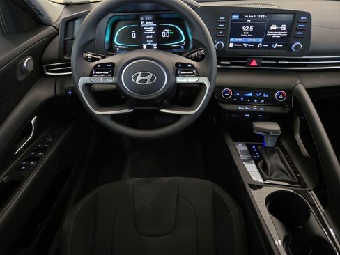 New 2025 Hyundai Elantra Blue image 17