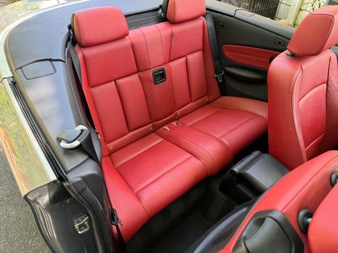 Used 2012 BMW 135i Convertible RWD image 28