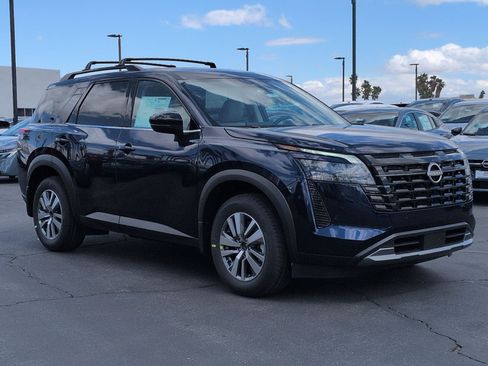 New 2026 Nissan Pathfinder SL FWD image 6