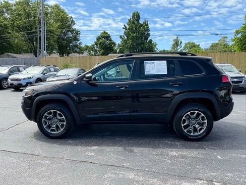 Used 2022 Jeep Cherokee Trailhawk w/ Premium Leather Package AWD/4WD image 4