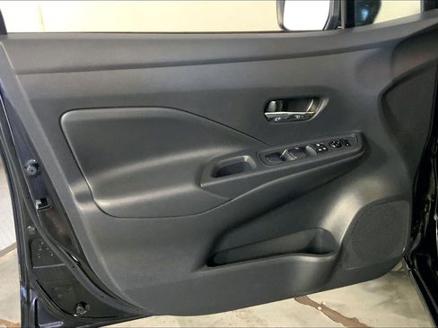 Used 2025 Nissan Versa SV FWD image 24
