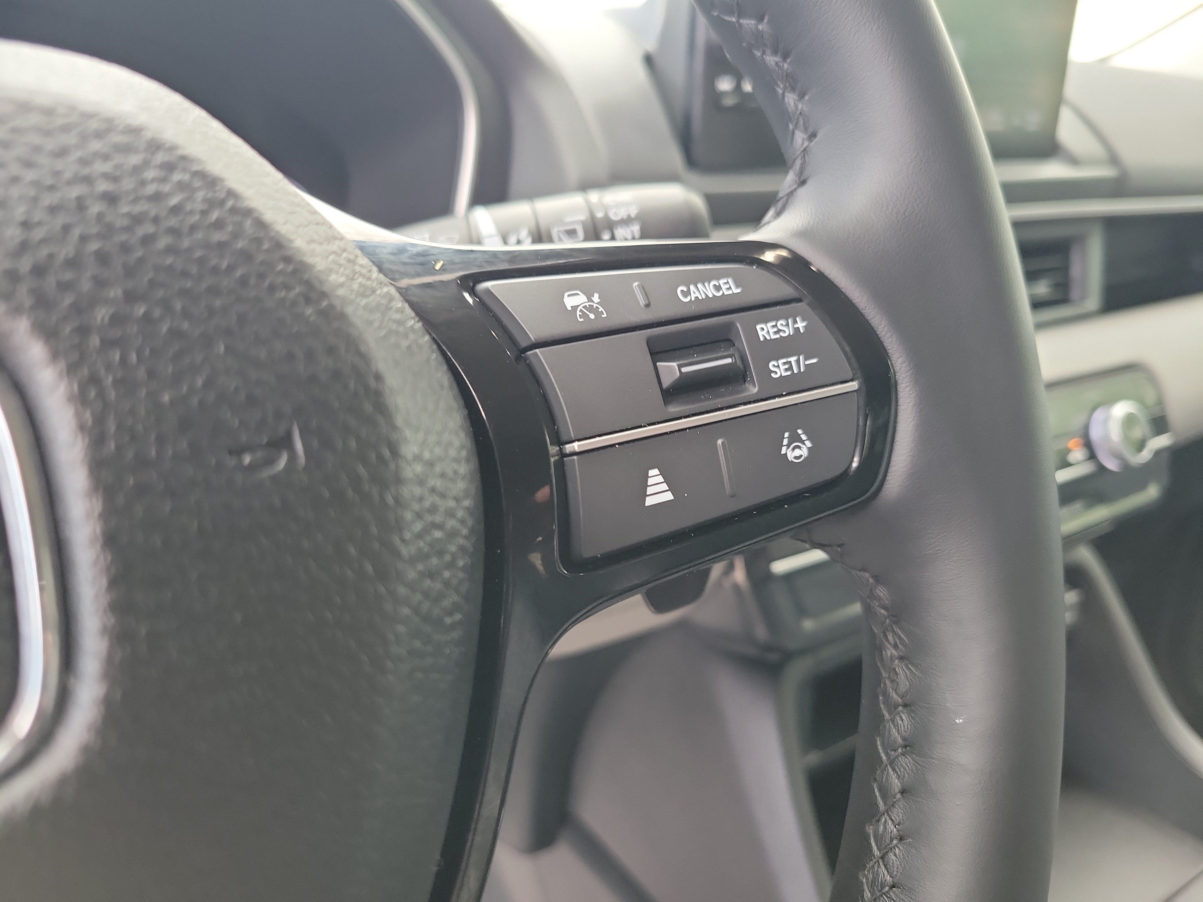 Used 2025 Honda Pilot Touring image 29