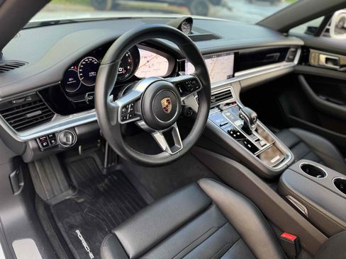 Used 2020 Porsche Panamera 4 image 27