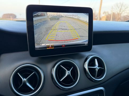 Used 2020 Mercedes-Benz GLA 250 GLA 250 4MATIC SUV w/ Premium Package image 17