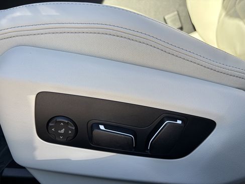 Used 2026 BMW 530i w/ M Sport Package image 19