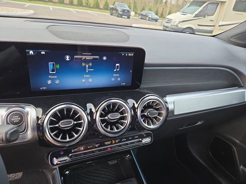 New 2026 Mercedes-Benz GLB 250 4MATIC image 12