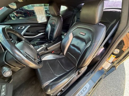 Used 2019 Chevrolet Camaro SS RWD image 21