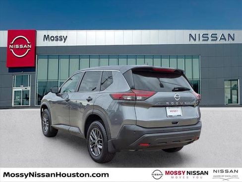 Certified 2021 Nissan Rogue S image 5