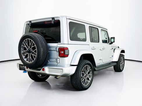 Used 2022 Jeep Wrangler Unlimited Sahara image 9