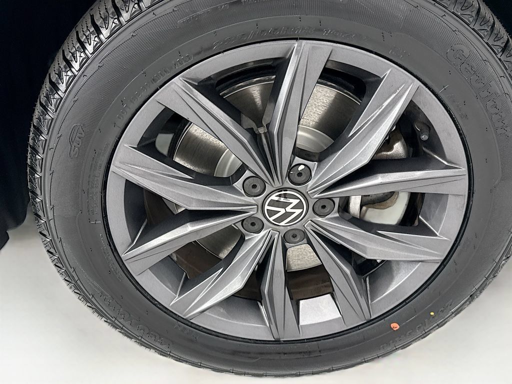 Used 2022 Volkswagen Tiguan SE FWD image 30