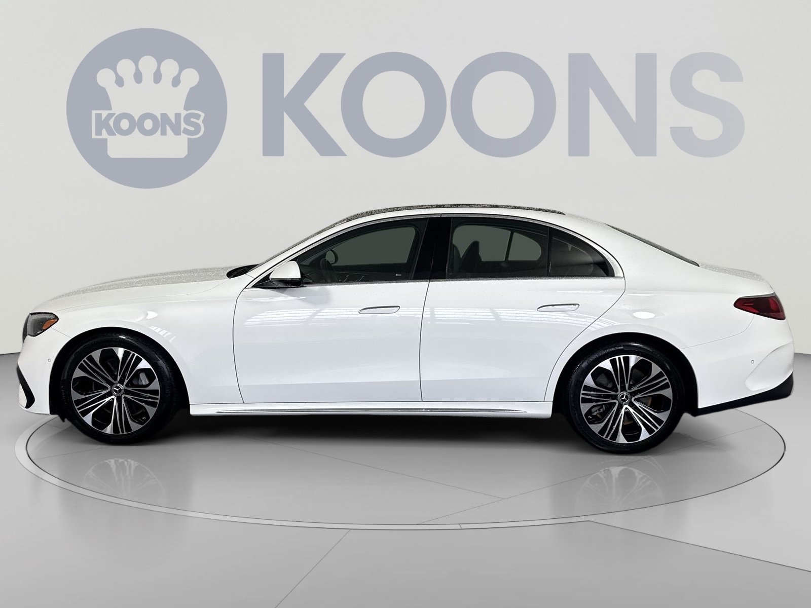 Used 2025 Mercedes-Benz E 450 4MATIC Sedan image 2