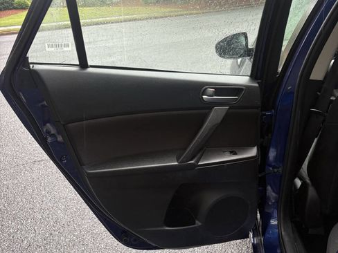 Used 2013 MAZDA MAZDA3 i Touring FWD image 30