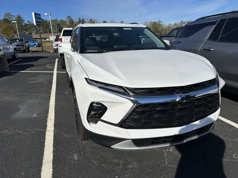 New 2025 Chevrolet Blazer LT w/ Sound & Technology Package image 2