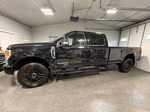 Used 2022 Ford F350 Lariat image 5