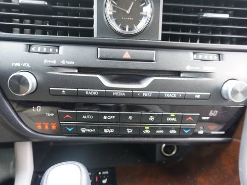 Used 2019 Lexus RX 350 FWD w/ Navigation Package image 12