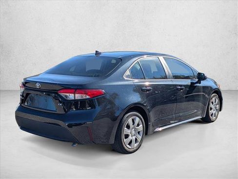 Used 2020 Toyota Corolla LE image 4