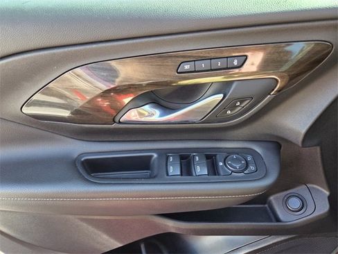 Used 2019 GMC Terrain Denali w/ Advanced Safety Package image 22